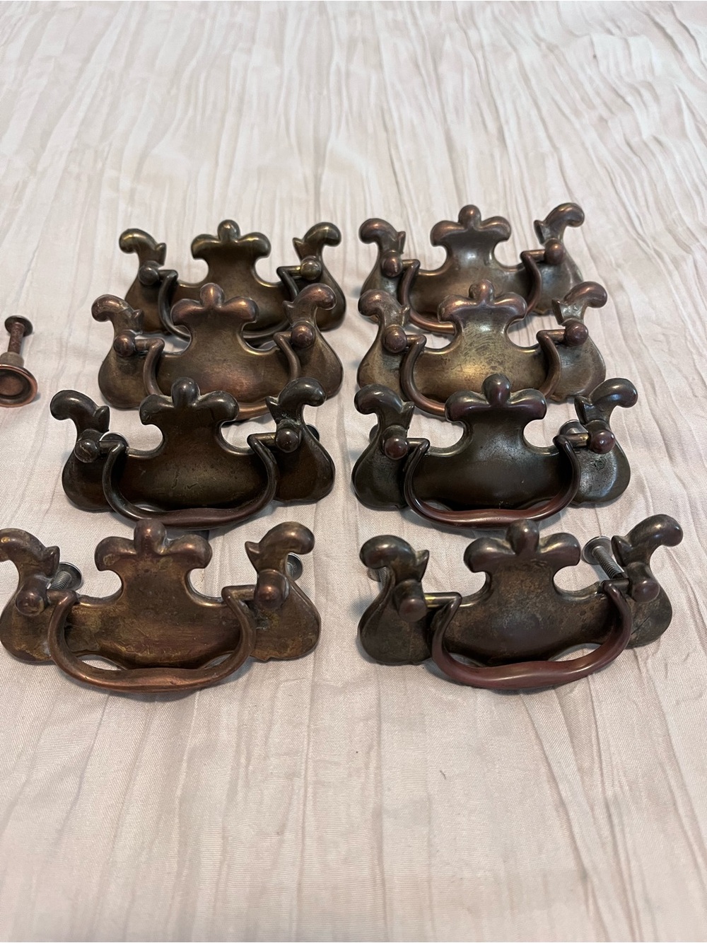 Vintage knobs & pulls - Picture 2 of 5
